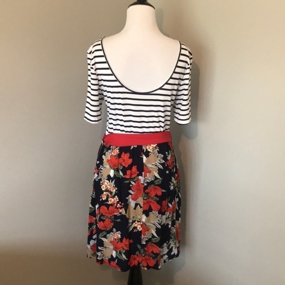 SUZANNE BETRO striped dark floral lightweight knit spring summer fall dress - Picture 3 of 6